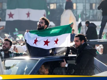 هل يرفع ترامب جميع العقوبات عن سوريا ويفتح باب الاستثمار فيها.. معلومات مسربة تبشّر السوريين