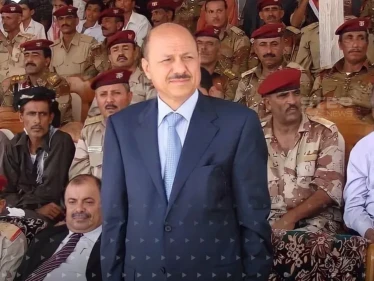 رئيس المجلس الرئاسي اليمني يعلن الالتزام بالاتفاق الأخير والريال اليمني يصعد 50 بالمئة