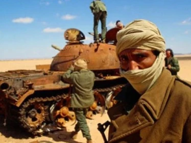 جبهة البوليساريو تعلن تنفيذ هجمات ضد القوات المغربية في الصحراء تزامناً مع توترات الجزائر