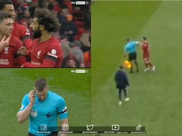 بالفيديو || فضيحة في الدوري الإنجليزي ... حكم يضرب أحد لاعبي ليفربول خلال المباراة