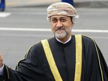 سلطان عمان يغادر البلاد في ثاني زيارة خارجية يقوم بها منذ تولي الحكم