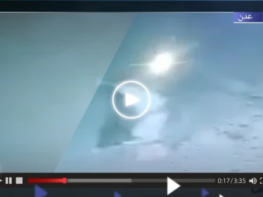 بسبب خلافٍ بينهما.. يمني ينهي حياته وزوجته بقنبلة أمام أعين الناس (فيديو)
