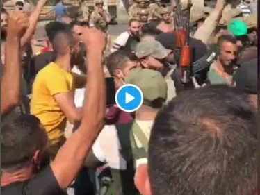 بالفيديو|| "لبيك يا حسين" عناصر من حزب الله مدججين بالسلاح يتعاركون مع الجيش اللبناني.. وقذيفة صاروخية تطلق على عناصر الأخير