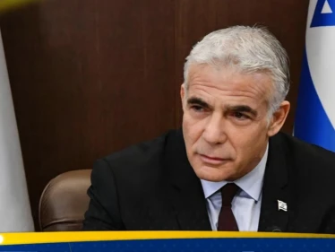 لابيد: إسرائيل تتجاهل صفقة إطلاق سراح الرهائن في غزة