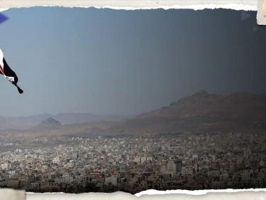 رئيس أركان الجيش اليمني ينجو من محاولة اغتيال بسيارة مفخخة (صور)
