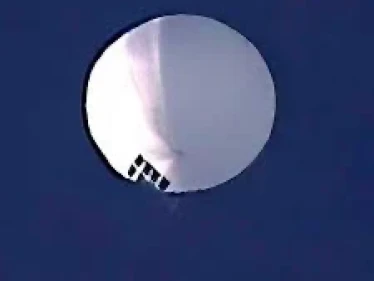 الجيش الأمريكي يتتبع بالونا غامضا جديدا فوق الأراضي الأمريكية