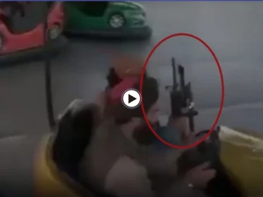 مشاهد غريبة لـ عناصر طالبان داخل ملاهي كابل تثير ضجة.. ونساء أفغانيات يتظاهرن بقلب العاصمة