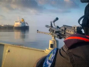 القوات البحرية الأوروبية تسيطر على سفينة قراصنة إيرانية الصنع ... ماذا حدث؟! - وكالة ستيب نيوز