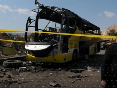 قتلى وإصابات بين أجانب في مصر جراء حادث في أسوان