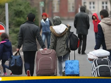 بريطانيا تعتزم اتخاذ خطوة أكثر صرامة لتوطين اللاجئين