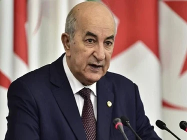 الرئيس الجزائري يُعلن حل البرلمان وتوقيع مرسوم عفو عن 60 ناشطاً