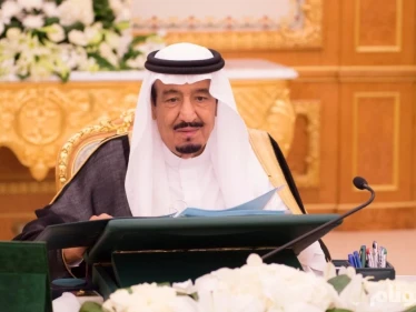قرارات ملكية تُعيد هيكلة وزراء السعودية وتنشئ هيئات جديدة ,والجُبير خارجها