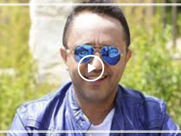 إحدى المدارس بمناطق النظام السوري تستبدل تحية العلم بهذه الأغنية لعلي الديك!(فيديو)