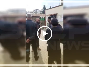 شاهد بالفيديو|| أهالي جبلة غاضبين "معقول مافي سيارة إسعاف تنقل الشهيد من براد المشفى لبيت أهلو"!!
