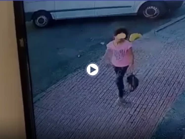 فيديو يوثق محاولة خطف فتاة في الأردن وسط الطريق العام والسلطات تقبض على الجاني