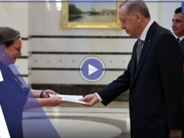 شاهد || تسلم أردوغان أوراق السفيرة الإسرائيلية ولحظة عودة العلاقات