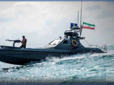 بالفيديو || الحرس الثوري الإيراني يحتجز سفينة ترفع علم بنما ويعتقل بحارتها