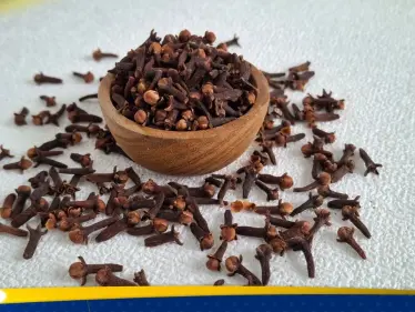 القرنفل.. الحل الطبيعي لتقوية الشعر وكثافته - وكالة ستيب نيوز