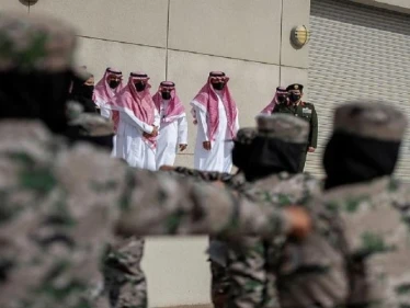 المجندات السعوديات يثبتن أنفسهن وأول دفعة نسائية تخرجها القوات المسلحة في المملكة تمهد للمستقبل
