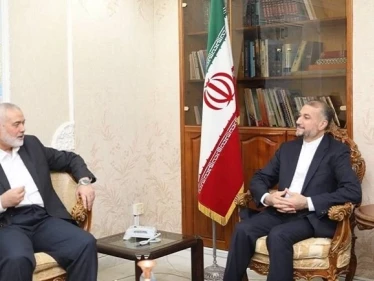 إسماعيل هنية يلتقي وزير الخارجية الإيرانية في العاصمة القطرية