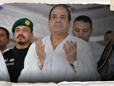 شاهد|| السيسي يؤدي مناسك العمرة ويزور المسجد النبوي ويبكي أمام قبر الرسول الكريم