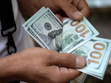 دولار السوق السوداء يرتفع بشكل مفاجئ بعد تراجعه مع إعلان تكليف ميقاتي لتشكيل الحكومة