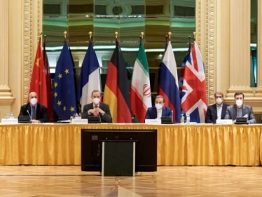 إيران تتحدث عن أجواء إيجابية في فيينا والتقارب مع أمريكا حول الملف النووي
