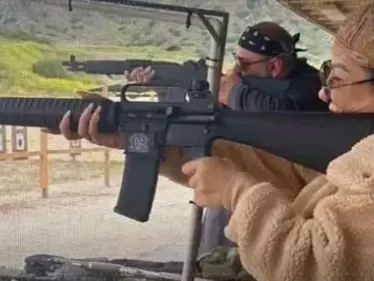 اعتقال أقارب قاسم سليماني في لوس أنجلوس.. مداهمة درامية تكشف حياة فاخرة تحت المراقبة - وكالة ستيب نيوز