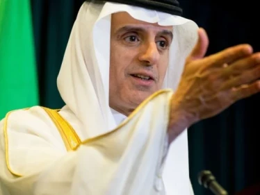 عادل الجبير يغرّد حول قضية اختراق هاتف جيف بيزوس التي اتهم فيها محمد بن سلمان