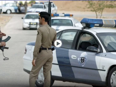 بالفيديو|| حادثة مسيئة تشعل الغضب بالسعودية.. معلم يبتز شقيقة زوجته بعد وضع كاميرا سرية بغرفتها وتصويرها