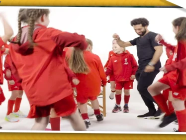 محمد صلاح "صانع السعادة" لناشئات ليفربول في برنامج "كوب كيدز"