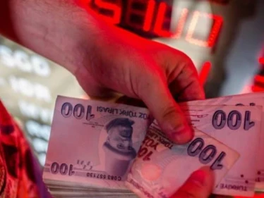 انهيار متسارع لليرة التركية بعد تصريحات لأردوغان.. مستوى قياسي جديد
