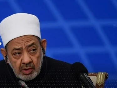 "ضرب الزوجة" في الإسلام.. توضيح من شيخ الأزهر حول ما ورد بالقرآن الكريم