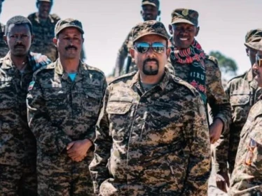 رئيس وزراء إثيوبيا يكرّم رئيس أركان الجيش برتبة جديدة ويكشف السبب
