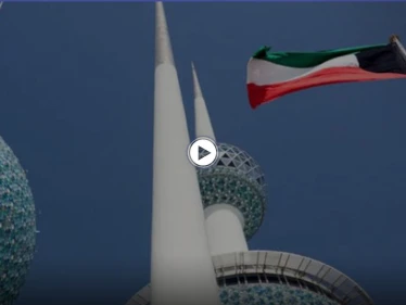 بالفيديو || "جسمي اختياري".. وقفات احتجاجية في الكويت رفضاً للتطعيم الإجباري