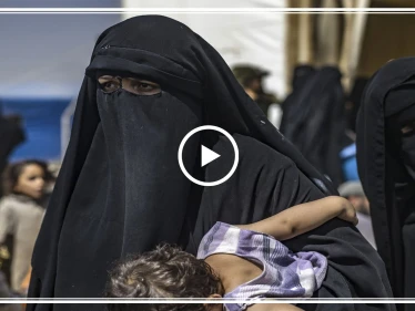 شاهد بالفيديو || رد فعل نساء داعش من داخل مخيم الهول بعد مقتل "أبو بكر البغدادي"