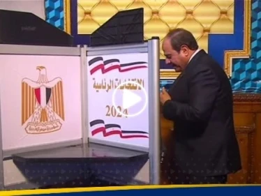 بالفيديو|| السيسي يدلي بصوته في الانتخابات الرئاسية في مصر