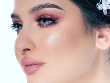 مكياج عروس ناعم بخطوات سهلة وبسيطة.. اصنعي إطلالة رائعة لكِ