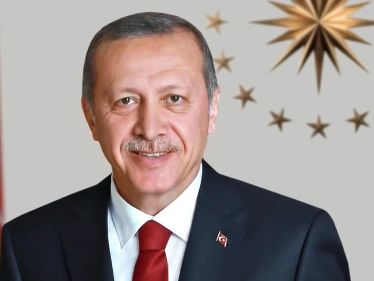 متفاخراً.. أردوغان يعلق على السجال الذي جرى بين وزير خارجيته ونظيره اليوناني على الهواء مباشرةً