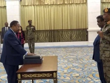 اتفاق في السودان ينهي الأزمة.. حمدوك يعود للحكومة رغم الانقلاب ويضع شرطاً