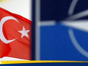 صاروخ إيراني يخترق أجواء تركيا.. و