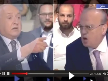 على الهواء مباشرةً.. لكمات وعراك بالأيدي بين وزير لبناني سابق وإعلامي (فيديو)