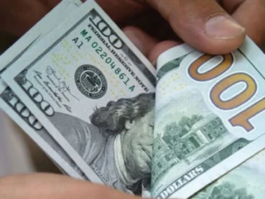 انهيار تاريخي.. الليرة السورية تسجّل أعلى سعر صرف مقابل الدولار وتتجاوز حاجز 4 آلاف