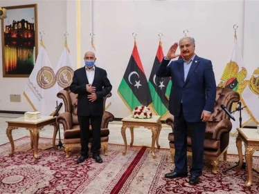 حفتر يعلّق مهامه العسكرية لـ 3 أشهر ورئيس البرلمان الليبي يتخذ إجراءً استعداداً للانتخابات