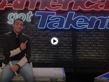 بالفيديو|| متسابق مصري يُبهر حُكّام برنامج المواهب الأمريكي  America's Got Talent بموهبته