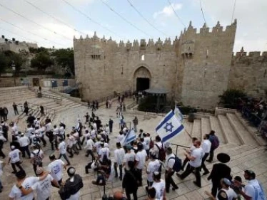 بالفيديو|| مستوطنون يرددون النشيد اليهودي في المسجد الأقصى بعد اقتحامه والجامعة العربية تحذّر من الأسوء