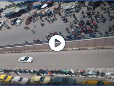 هل انطلقت ثورة "الجياع" في اللاذقية.. اعتصام للعشرات وسط المحافظة وهذه مطالبهم (فيديو وصور)