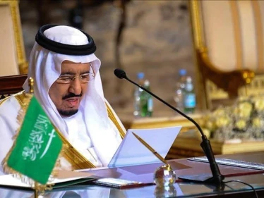 العاهل السعودي يوجه رسائل خطية إلى زعماء 4 دول خليجية
