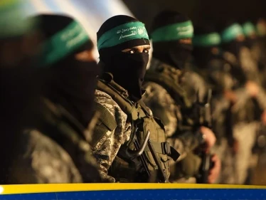 كتائب القسام تحرق آلية عسكرية بالكامل.. وقذيفة تفتك بقوة إسرائيلية شرق خان يونس