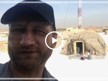 بالفيديو|| سيلفي ساخر لمراسل روسي من داخل قاعدة أمريكية في منبج